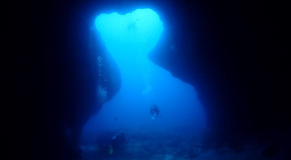 カラカラ先生のダイビングスクール　台風前